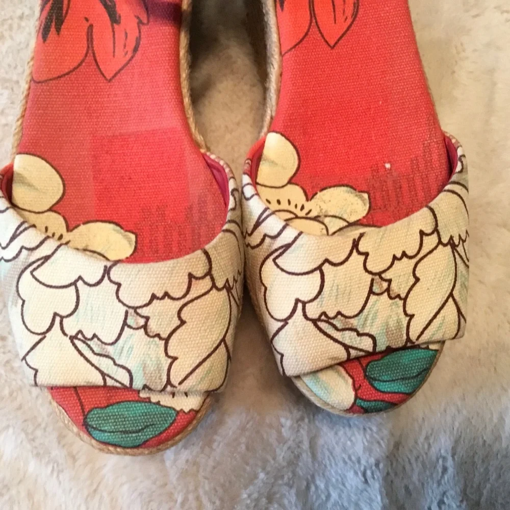 Tory Burch Sherri Red & Cream Floral Platform Ankle Strap Espadrilles - 10
